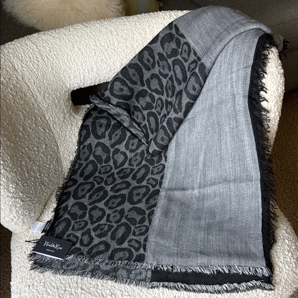 Nicoletta Rosi Gray and Black Animal Print Scarf NWT